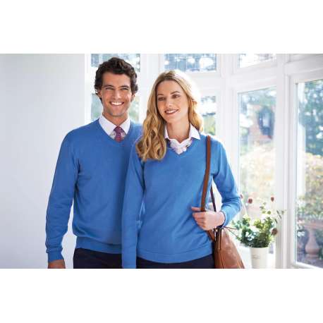 Men's V-neck merino sweater