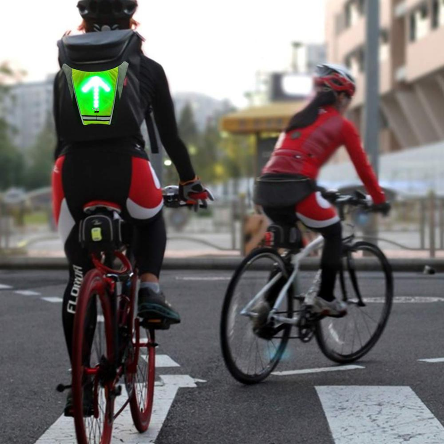 Gilet de Cyclisme USB Rechargeable Réfléchissant Sac à Dos avec LED Clignotant
