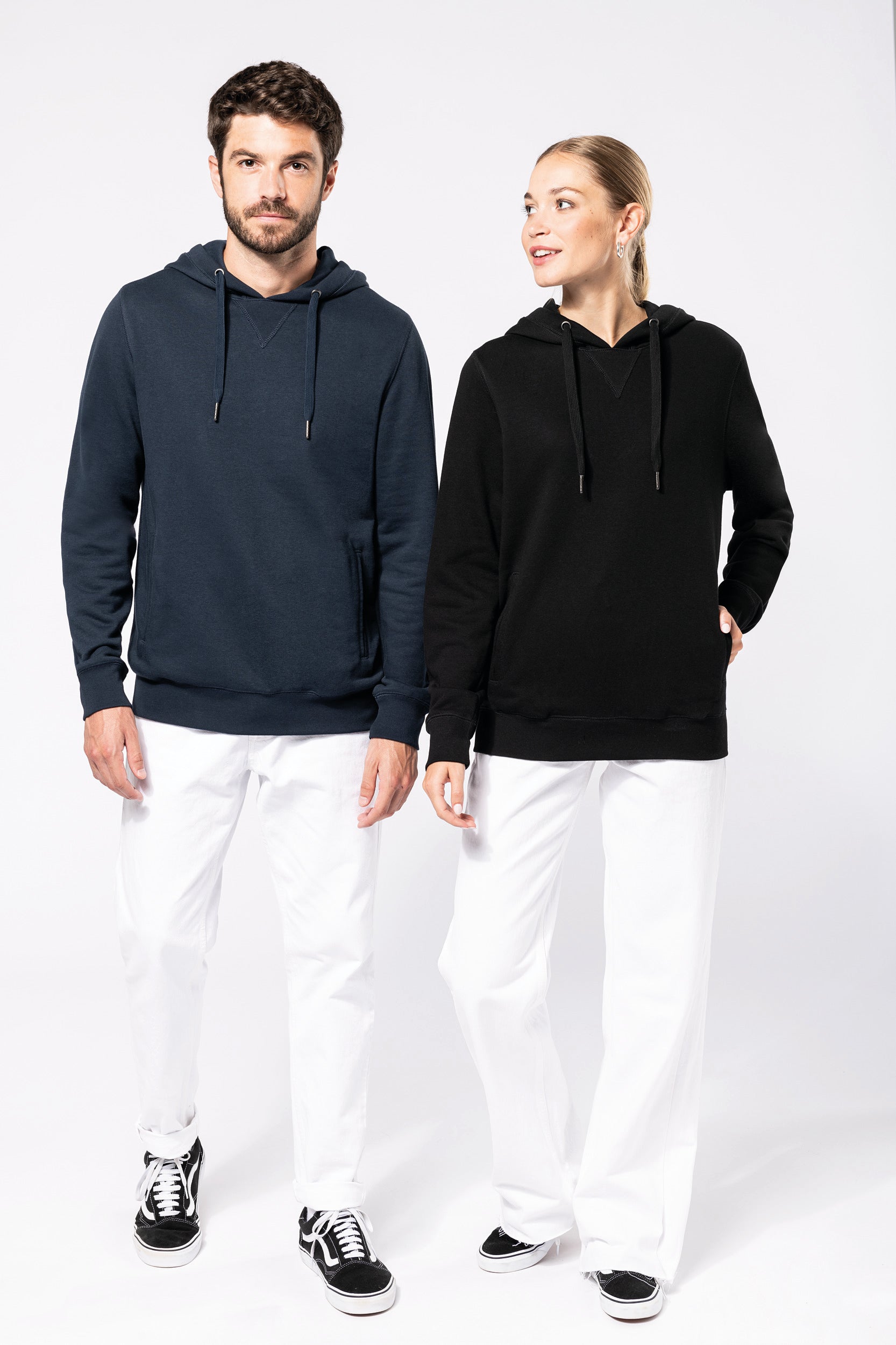 Uniseks ecologisch verantwoord sweatshirt van french terry badstof met capuchon