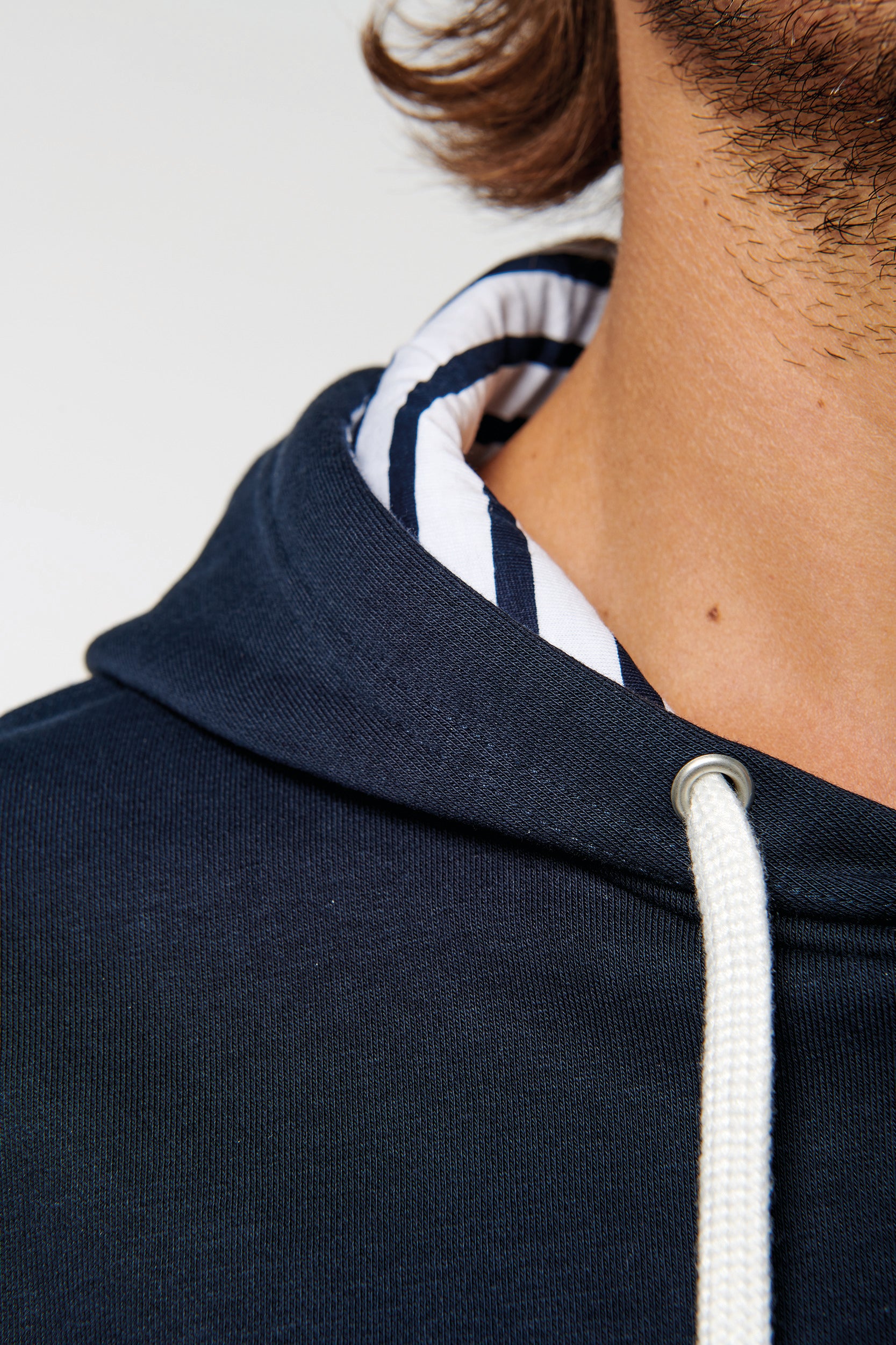 Uniseks sweatshirt met capuchon en contrasterend patroon