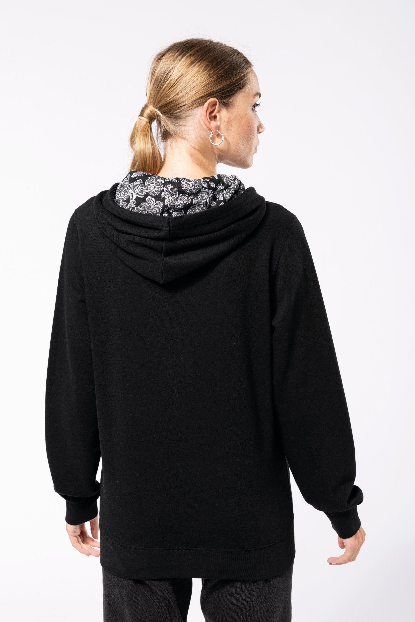 Uniseks sweatshirt met capuchon en contrasterend patroon