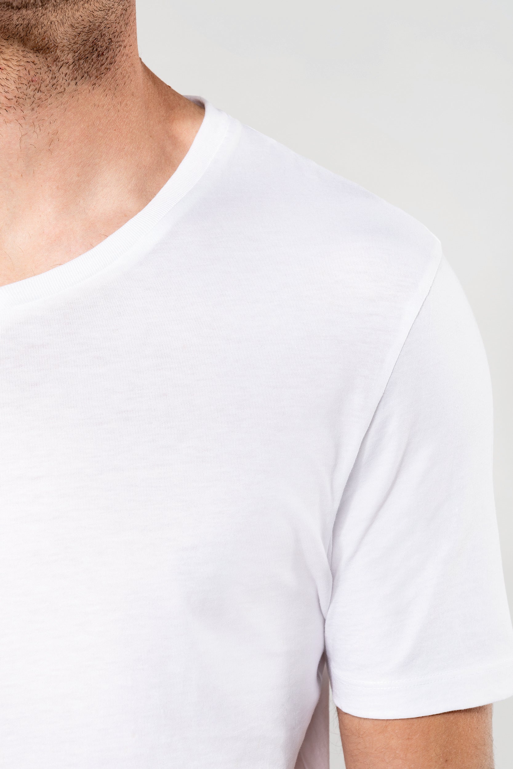 T-shirt Supima® col V manches courtes homme