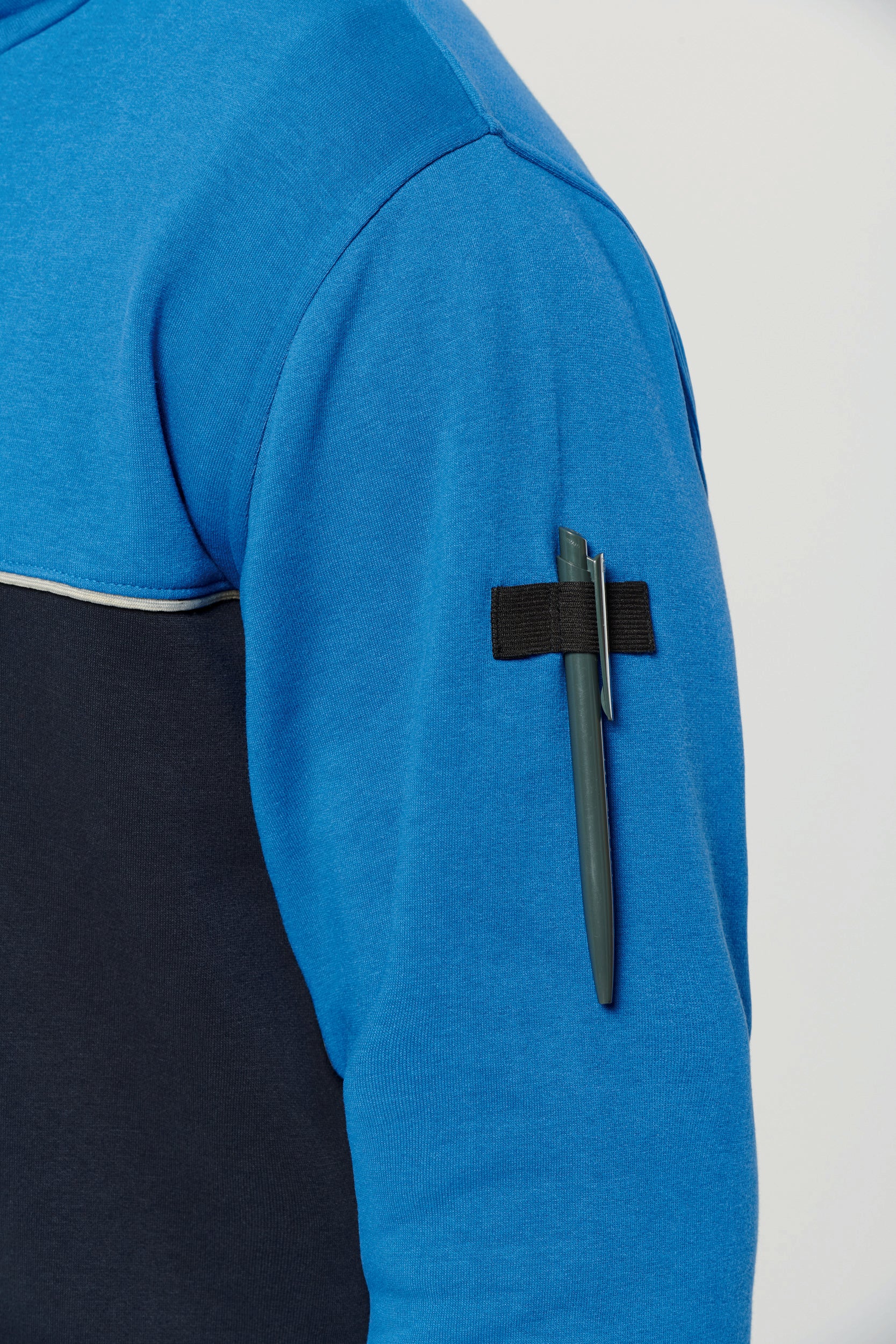 Unisex eco-responsible zip-neck sweatshirt