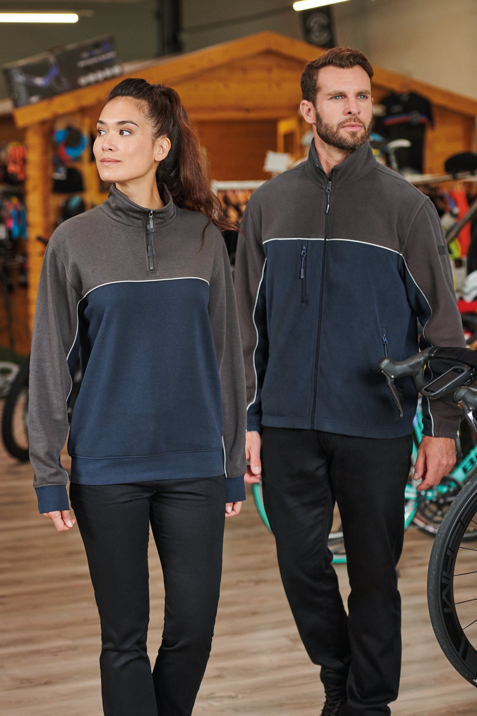 Unisex eco-responsible zip-neck sweatshirt