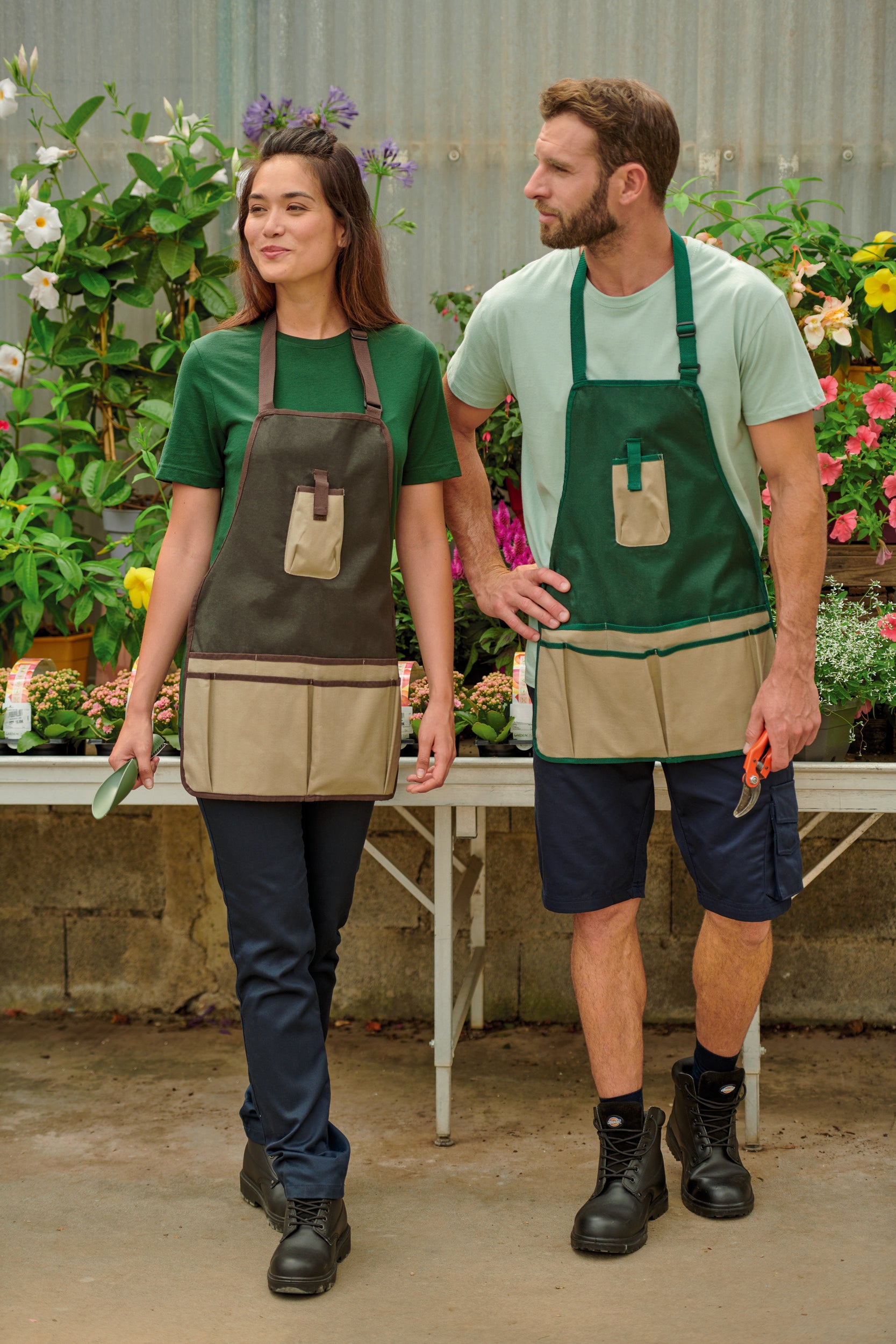 Unisex eco-responsible waterproof gardener apron