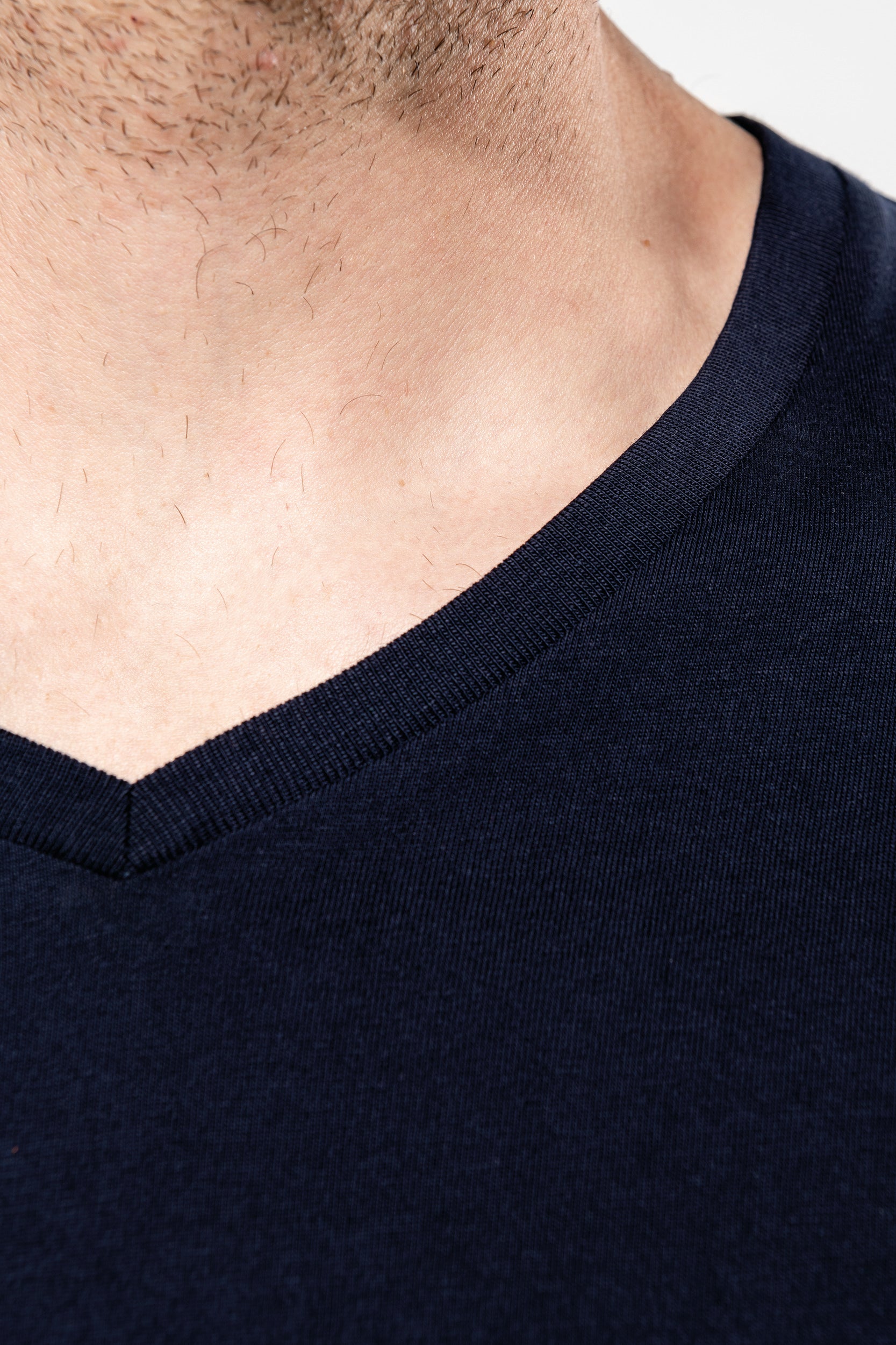 T-shirt Supima® col V manches longues homme