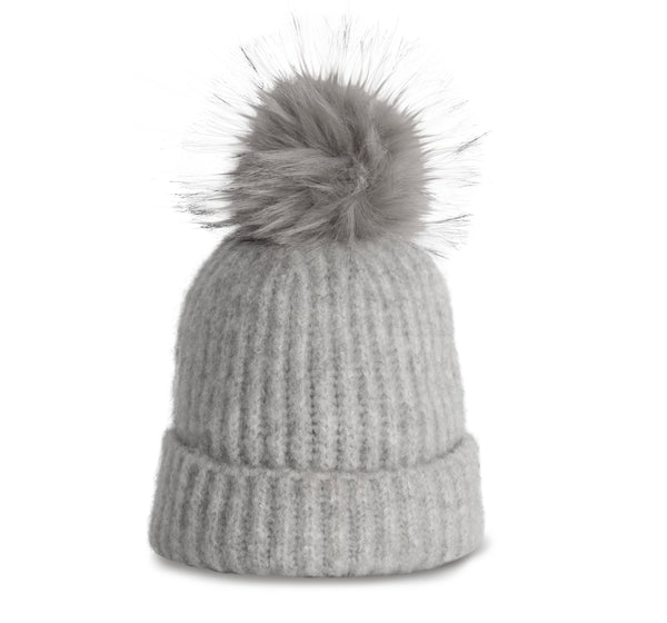 Women's hat with pompom