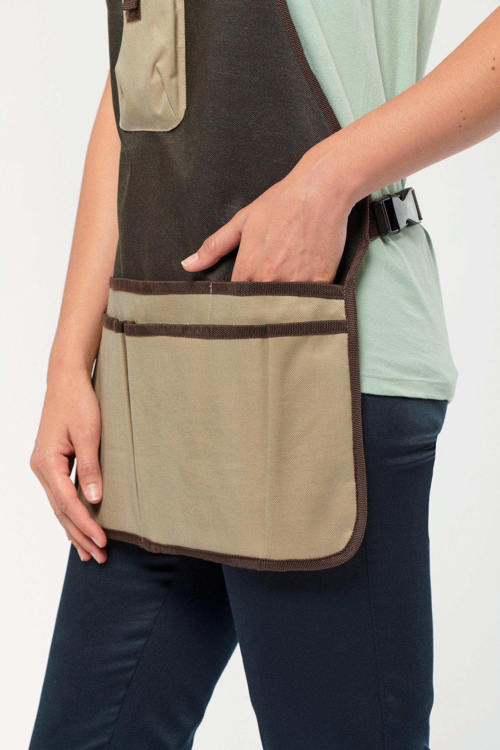 Unisex eco-responsible waterproof gardener apron